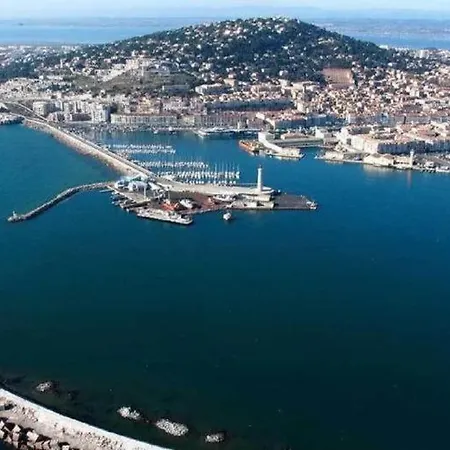 L'etoile De *